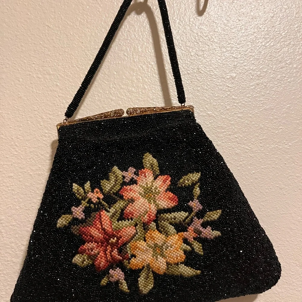 🌸Victorian Floral Embroidered Beaded Black Evening Handbag - Picture 3 of 3
